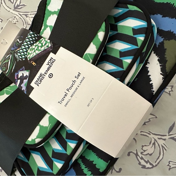 Diane Vonfurstenberg travel bag set - Picture 3 of 7